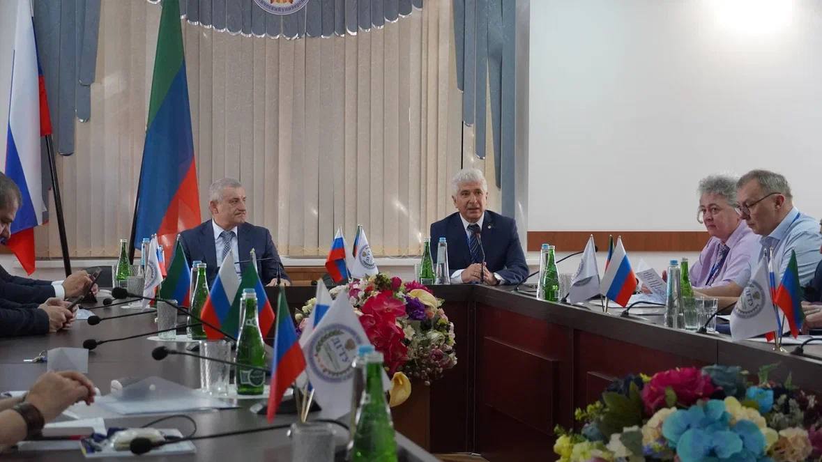 Ризван Газимагомедов принял участие в Международной конференции «Инновационные, информационные и коммуникационные технологии»